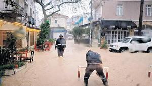 Çeşme sular altında kaldı