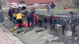 İSKİnin çalışması sırasında 1 işçi çukura düştü