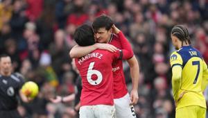 Premier Ligde Manchester United, Tottenhamı 2 golle geçti