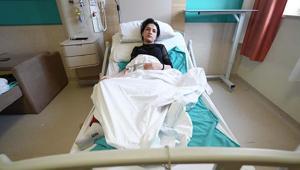 Sıcak su torbası, genç kızın hayatını kabusa çevirdi Karnına koydu, bir anda patladı