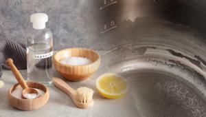 Kararmış ve kireçlenmiş çaydanlığı ayna gibi yapıyor Köpürtüp lekeyi söküyor