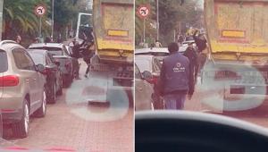 Güngörende şoförlerin kaza düellosu Bıçaklarla birbirlerine saldırdılar