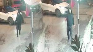 Taksimde boynunda bıçak yarasıyla ortaya çıktı Kan donduran görüntü