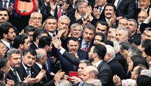 Meclis’te kavgalı yemin