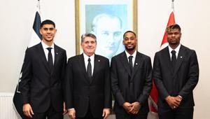 CANLI | Beşiktaşta yeni transferler için imza töreni düzenleniyor