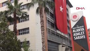 Alanya’da silahlı kripto gaspı Zorla yüz tanıma yaptırıp 18 bin avroyu aktardılar: 4 şüpheli tutuklandı