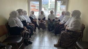 Mihalgazili kadınlar hedef alınan başkana sahip çıktı: Bu tülbent onurumuz