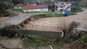 Aydın’da taşkın İncirliova’da dere yatağındaki evler boşaltıldı