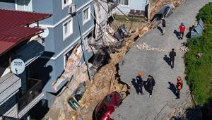 İzmirde toprak kayması Ortalık savaş alınına döndü: Göktaşı düştü sandım