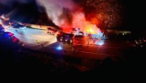 Manavgat yolunda sunta yüklü TIR’ın dorsesi küle döndü