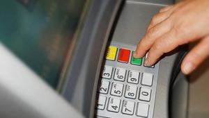 Ölü annesinin maaşı için cesedi yıllarca sakladı Akılalmaz olay doğum günü sayesinde ortaya çıktı