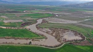 Aydında Büyük Menderes Nehrindeki taşkın riski nedeniyle 21 ev tedbiren tahliye edildi