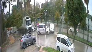 Adana’da bulvar kabusu: 1,5 yılda 25 kaza kamerada, esnaf çözüm istiyor