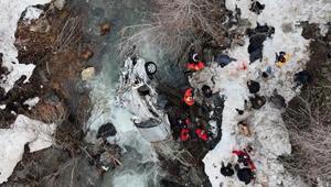 Bitliste otomobil dereye uçtu: 3 ölü, 5 yaralı