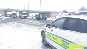 Birçok ilde kar etkili oldu: Yollar kapandı, araçlar bekletiliyor