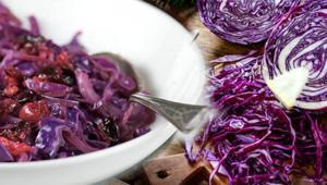 Denemeyen bin pişman Kırmızı lahananın yemeği lezizmiş: Sirkeden sonra 20 dakika