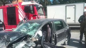 Arnavutköy’de otomobille ticari araç kafa kafaya çarpıştı: 1 ölü 2 yaralı