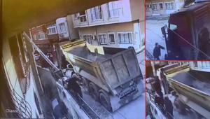 Kayan kamyonu durdurmak istedi… Önce kapıyla direk arasında sıkıştı, sonra 5 metreden düştü