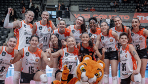 Eczacıbaşı, kupada set vermeden turu geçti