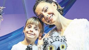 Anne kız aynı sahnede