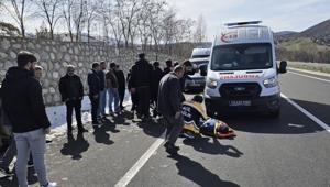 İstinat duvarına çarpan otomobil devrildi: 5 yaralı