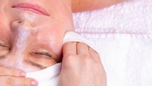 Ciltteki yağı yine yağ çözecek Düzenli güneş kremi kullananların dikkatine