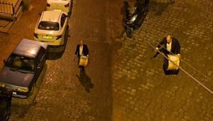 Eşrefle sahur vakti tez geldi Ramazan davulcularına ilham verdi