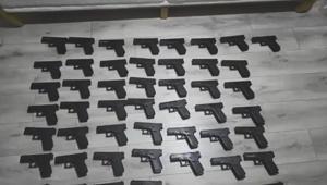 Kaçak silah operasyonu Ev ve araçtan cephanelik çıktı