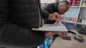 Zimem Defteri geleneği yeniden canlandı İş insanı, yüzlerce ailenin bakkal borcunu tek tek kapattı