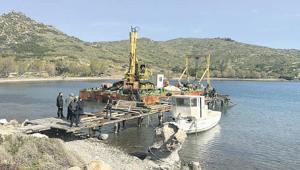 Bodrum’da kaçak iskeleler yıkıldı