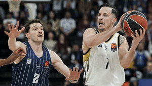 Euroleaguede Anadolu Efes, Asvele az farkla mağlup oldu