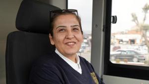 Hayalimi gerçekleştirdim dedi, şehrin ilk kadın otobüs şoförü oldu