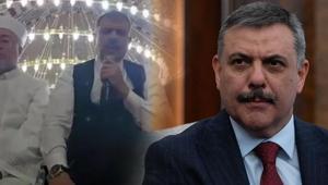 Bakan Çiftçi, teravih namazı sonrası Kuran-ı Kerim okudu