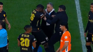 Göztepede Bokele, ambulansla hastaneye kaldırıldı