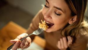 Yemekte 20 dakika kuralı Kilo artışı ve sindirim sorunlarını önlüyor