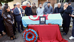 Hayatını kaybeden Trabzonspor yardımcı antrenörü Orhan Kaynak son yolculuğuna uğurlandı