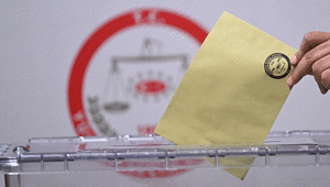 AK Partinin masasındaki son anket sonucu AK Parti 6 aydaki değişime dikkat çekti