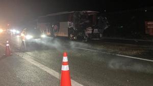Ankarada feci kaza Yolcu otobüsü TIR’a çarptı; 1 ölü, 15 yaralı