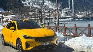 Görenler telefonuna sarıldı: TOGG, Trabzonda ilk kez taksi oldu