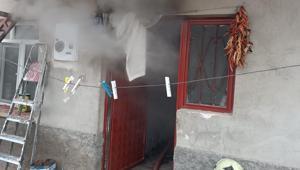 Konyada iki katlı evde yangın: 1 ölü, 1 yaralı