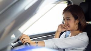 Arabanızdaki bu koku masum değil Araç alarm veriyor, fark etmeyen servise servet ödüyor