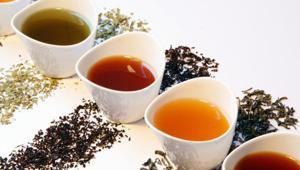 Çayı böyle demleyen kazanıyor Cam demlikte şaşırtan sonuç: Siyahı mı, yeşili mi daha faydalı