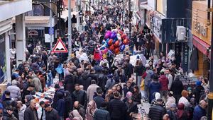 Bayram tatilinde adım atacak yer kalmadı: Burası adeta Beyoğlu, Taksim