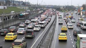 İstanbul’da bayram sonrası pazartesi trafiği Belirli noktalarda durma noktasına