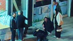 Otobüste yan bakma kavgası Tartışma bir anda bıçaklı saldırıya dönüştü