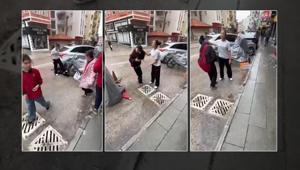 Ortaokul öğrencilerinin kavgası dehşete düşürdü Saçından tutup yere yatırdı, kafasına ayağıyla bastı