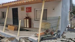 Gece yarısı toprak kaydı Mersinde evler çöktü