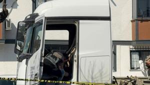 Korkunç plan TIRın altına saklanıp kardeşini öldürdü