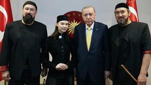 Cumhurbaşkanı Erdoğan Ay Yola müzik grubunu kabul etti