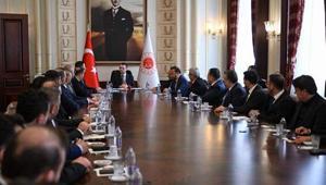 Bakan Gürlek, Nevşehirde temaslarda bulundu, iş insanlarını kabul etti